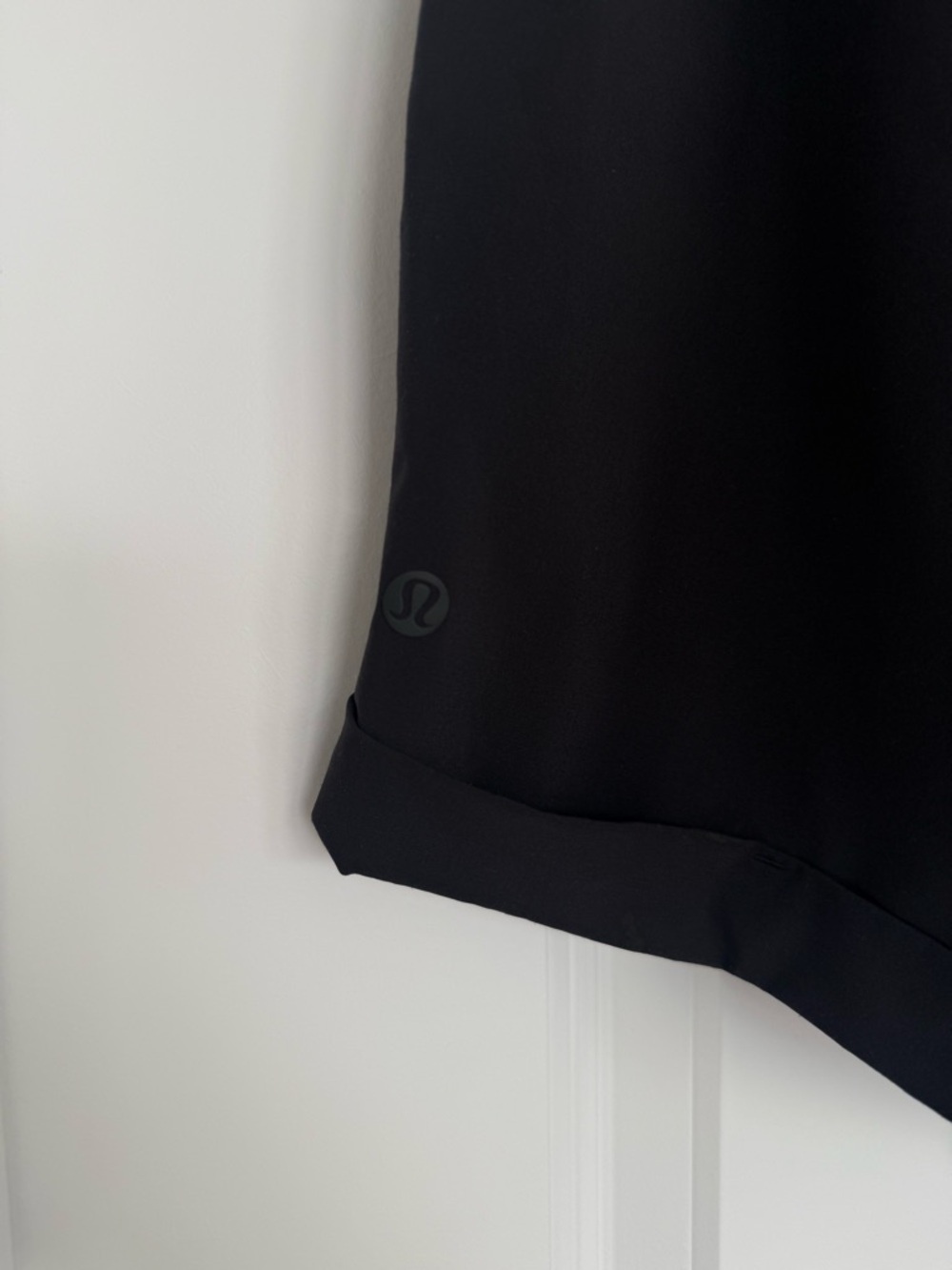 LULULEMON | Black Drawstring Athletic Shorts - size 12 - Picture 6 of 11